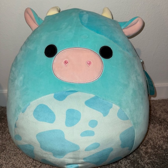 NWT 16in Ultra Rare Tuluck Cow Squishmallow